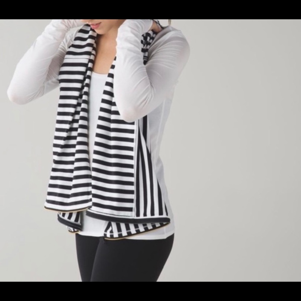 EUC vinyasa striped scarf